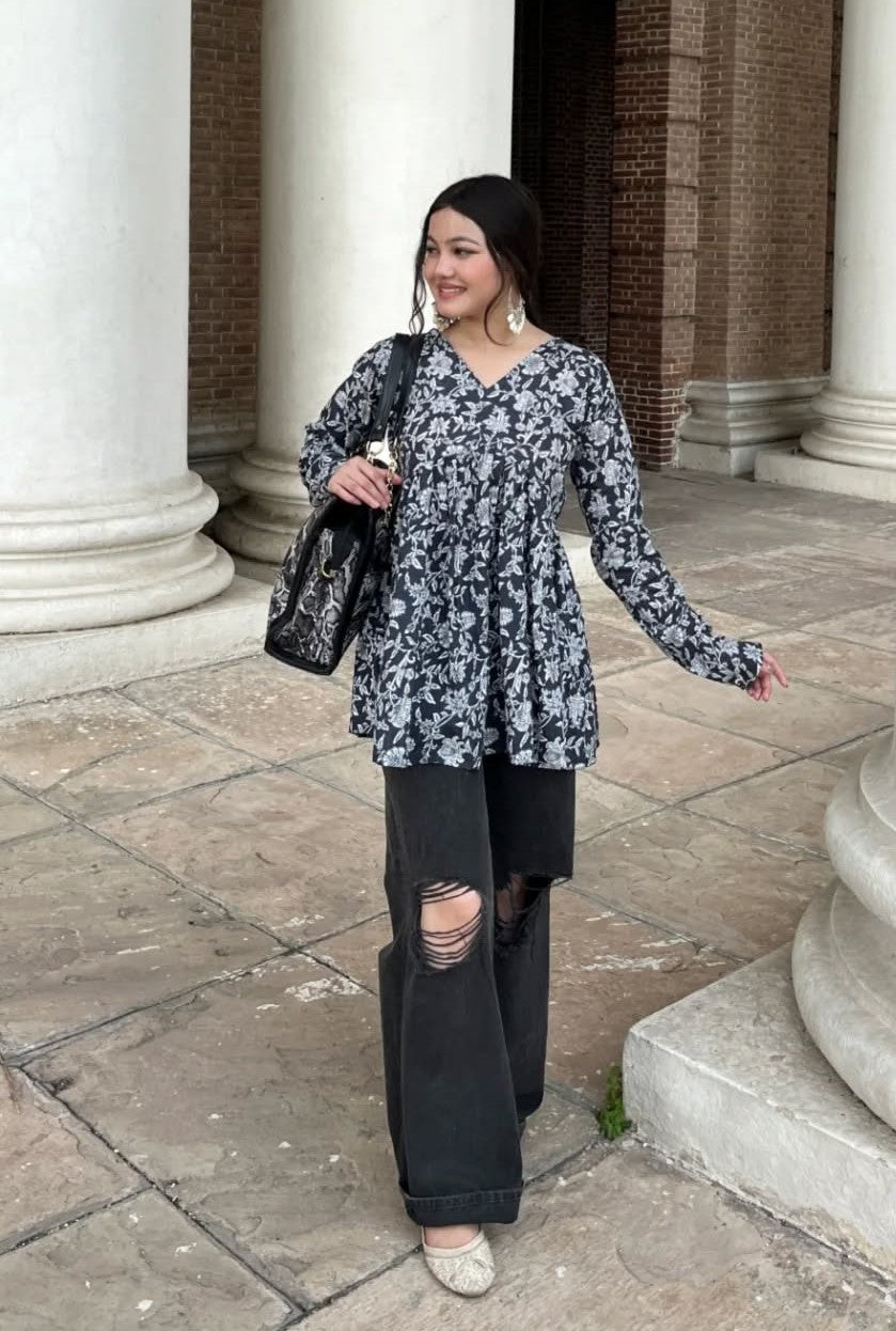 Bellnow Black & White Floral Flare Top