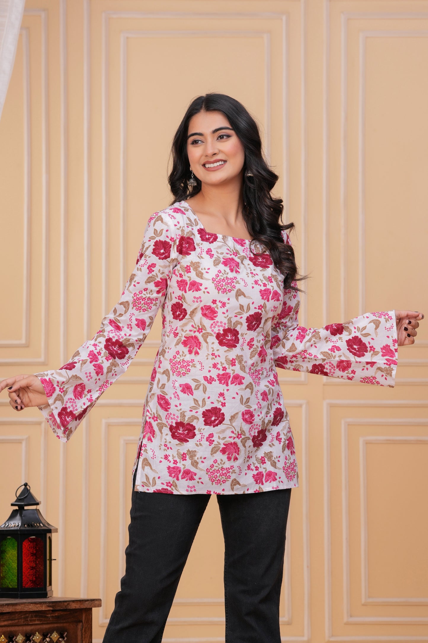 Bellnow Trendy Square Neck Printed Top for Women
