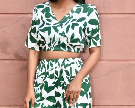 Bellnow Women’s Green Leaf Print Co-ord Set | Stylish Crop Top with Pants