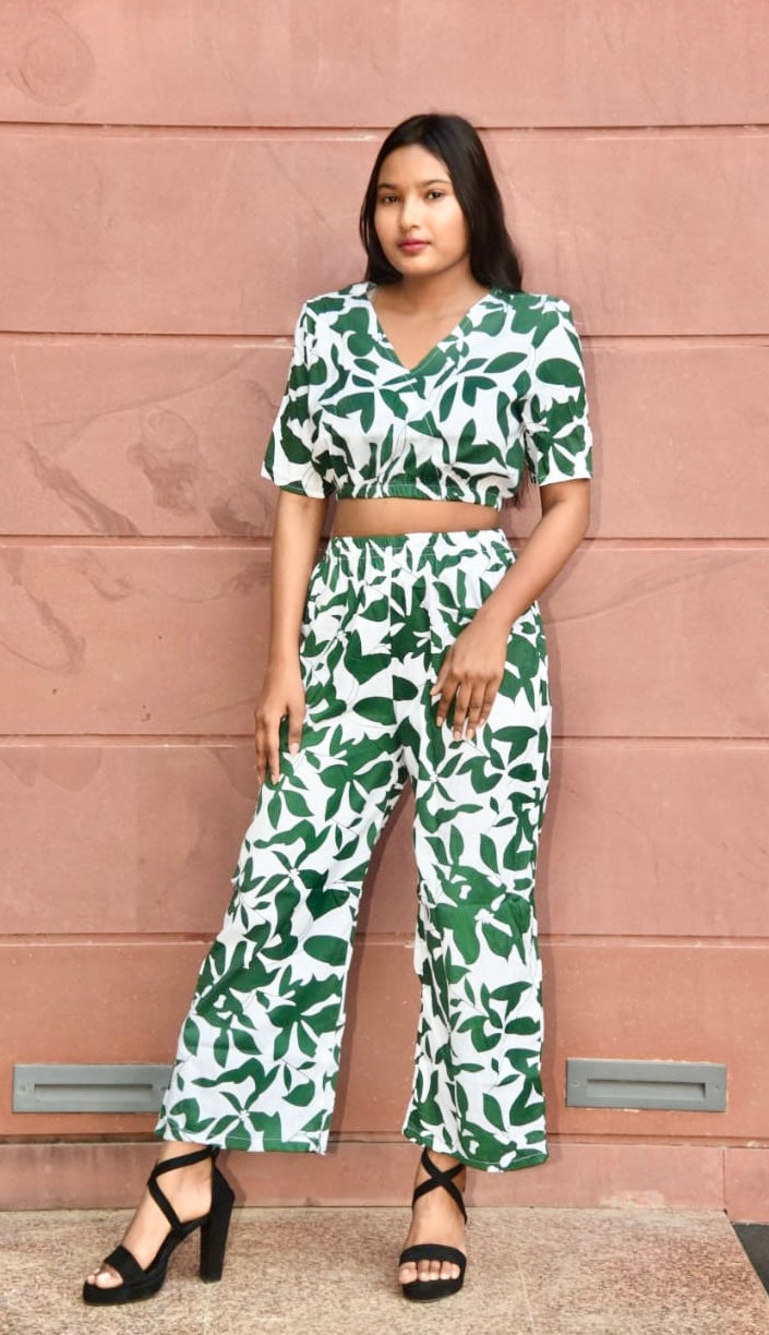 Bellnow Women’s Green Leaf Print Co-ord Set | Stylish Crop Top with Pants