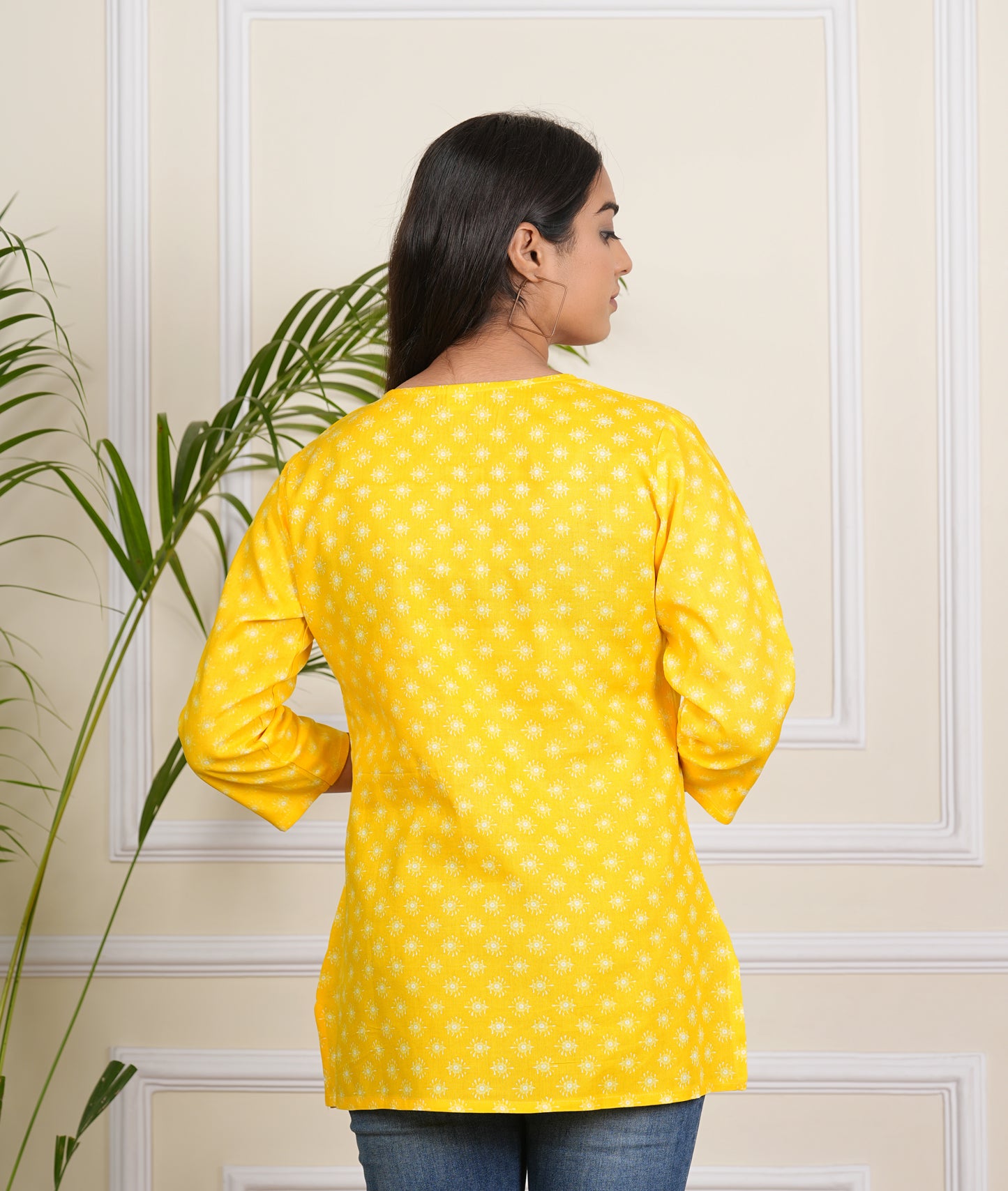 Women's Trending rayon Printed Yellow Short Kurta