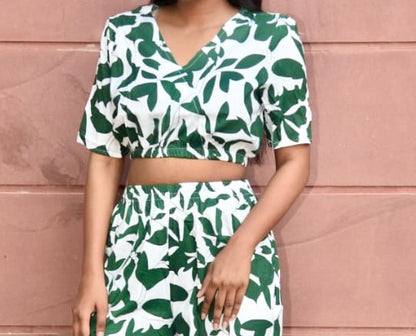 Bellnow Women’s Green Leaf Print Co-ord Set | Stylish Crop Top with Pants